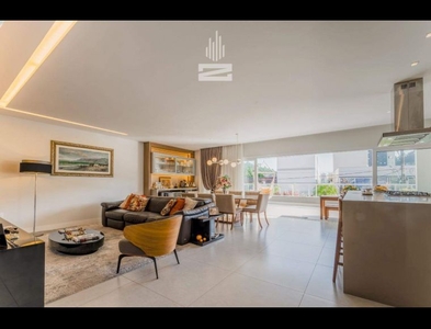 Apartamento no Bairro Victor Konder em Blumenau com 3 Dormitórios (3 suítes) e 270 m²