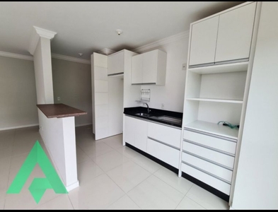 Apartamento no Bairro Vila Nova em Blumenau com 2 Dormitórios (1 suíte) e 73 m²