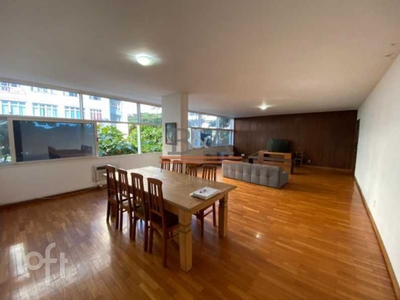 Apartamento à venda em Copacabana com 220 m², 4 quartos, 1 vaga