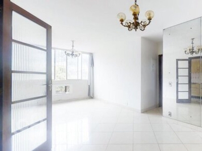 Apartamento à venda em Laranjeiras com 80 m², 3 quartos, 1 vaga