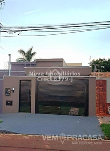 Casa Térrea com 3 Quartos à Venda por R$ 480.000