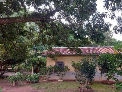 Lote com 3 quartos à venda, 411.0m²