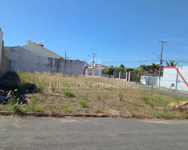 Terreno de esquina no bairro jardim Italia em Primavera do Leste-MT