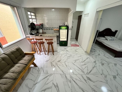 Apartamento em Vila Tupi, Praia Grande/SP de 40m² 1 quartos à venda por R$ 194.000,00