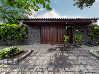 Casa em Barra da Tijuca, Rio de Janeiro/RJ de 811m² 4 quartos à venda por R$ 5.499.000,00