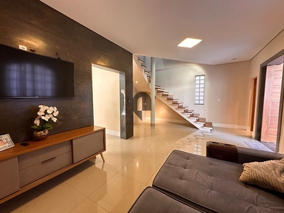 Casa em Caiçaras, Belo Horizonte/MG de 522m² 5 quartos à venda por R$ 1.789.000,00