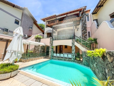 Casa em Camboinhas, Niterói/RJ de 495m² 5 quartos à venda por R$ 1.689.000,00