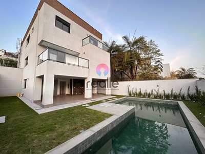 Casa em Eldorado, Contagem/MG de 386m² 4 quartos à venda por R$ 3.199.000,00