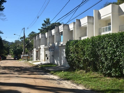 Casa em Serra Grande, Niterói/RJ de 243m² 3 quartos à venda por R$ 639.000,00