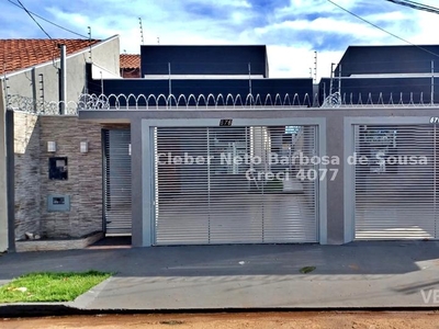 Casa Térrea com 3 Quartos à Venda por R$ 580.000