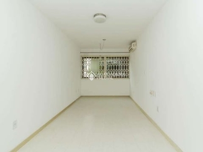 Apartamento com 1 quarto para alugar na rua doutor affonso sanmartin, 48, jardim do salso, porto alegre, 65 m2 por r$ 1.500