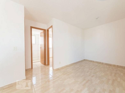 Apartamento com 2 Quartos e 1 banheiro para Alugar, 45 m² por R$ 1.100/Mês