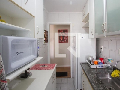 Apartamento com 2 Quartos e 1 banheiro para Alugar, 54 m² por R$ 1.700/Mês