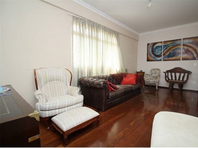 Apartamento em Carmo, Belo Horizonte/MG de 117m² 4 quartos para locação R$ 3.800,00/mes