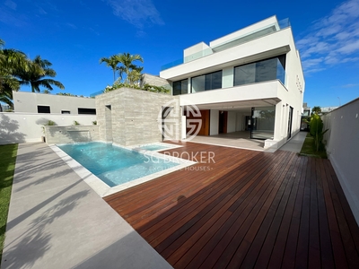 Casa em Barra da Tijuca, Rio de Janeiro/RJ de 622m² 5 quartos à venda por R$ 8.499.000,00