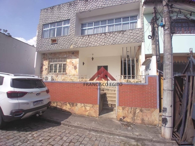 Casa em Centro, São Gonçalo/RJ de 0m² 3 quartos para locação R$ 2.500,00/mes
