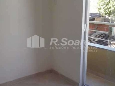 Casa em condomínio fechado com 2 quartos para alugar na rua ararapira, bento ribeiro, rio de janeiro, 60 m2 por r$ 1.200