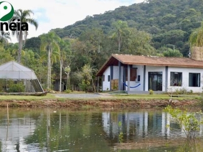 Casa no ariri com piscina, quadra e garagem para barco - disponível para locação fixa - cananéia - litoral sul de sp