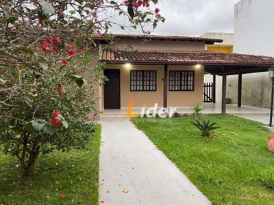 Casa no litoral com 3 dormitórios , sendo 2 suites, amplo quintal, piscina, à venda por r$ 580.000 - cidade praiana - rio das ostras/rj