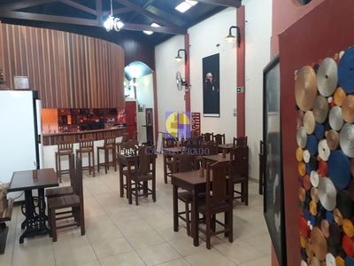 Sala em Vila Netinho Prado, Jaú/SP de 150m² para locação R$ 5.000,00/mes