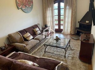 Apartamento com 3 quartos para alugar no alto do capivari, campos do jordão por r$ 7.670