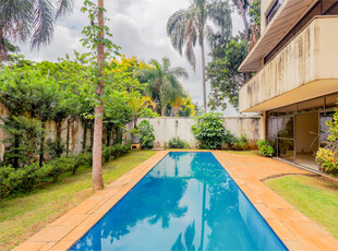 Casa com 6 quartos à venda ou para alugar em Jardim Guedala - SP