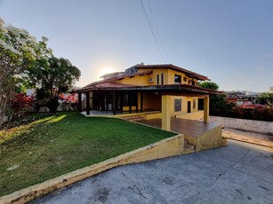 Casa em Centro, Lauro de Freitas/BA de 201m² 3 quartos à venda por R$ 719.000,00