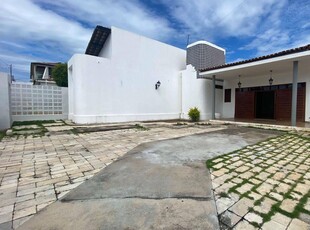 Casa em Liberdade, Patos/PB de 248m² 5 quartos à venda por R$ 699.000,00