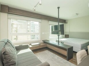 Loft com 1 quarto para alugar na rua mostardeiro, 488, rio branco, porto alegre, 34 m2 por r$ 3.150