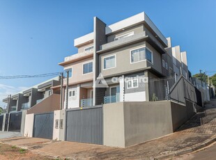 Sobrado em Estrela, Ponta Grossa/PR de 177m² 3 quartos à venda por R$ 919.000,00 ou para locação R$ 3.300,00/mes