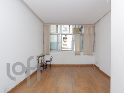 Apartamento à venda em Copacabana com 75 m², 2 quartos