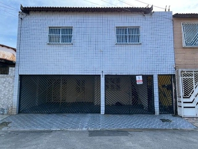 Apartamento com 2 dormitórios para alugar, 40 m² por R$ 700,00/mês - Montese - Fortaleza/C