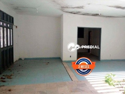 Casa comercial, carência a negociar para reforma.