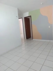 Alugo no Bessa apt primeiro andar com três dormitórios. tratar pelo watts ZAP