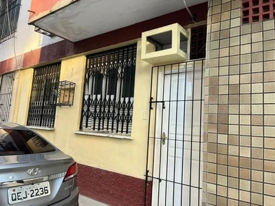 Apartamento em Batista Campos - Térreo, 2 quartos, 2 banheiros, condomínio fechado, portar
