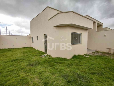 Casa com 2 quartos à venda no bairro Residencial Moinho dos Ventos, 150m²