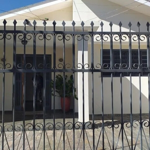 Casa com 3 dormitórios para alugar, 180 m² por R$ 1.575,00/mês - Vila Maceno - São José do