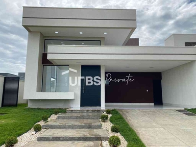 Casa com 3 quartos à venda no bairro Terras Alpha Residencial 2, 360m²