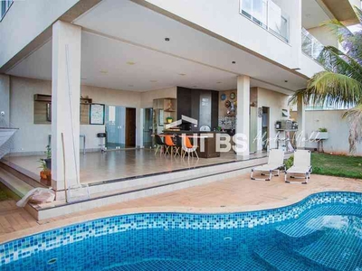 Casa com 5 quartos à venda no bairro Jardins Verona, 451m²