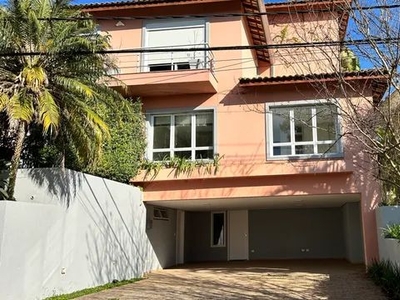 Casa de condomínio para aluguel tem 350 metros quadrados com 4 quartos