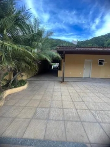 casa em condominio com 3 suites e piscina em itaipu