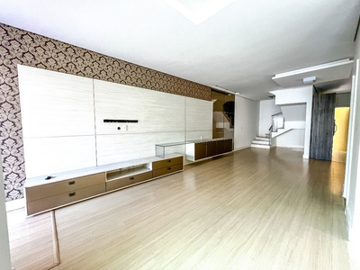 Casa em Edson Queiroz, Fortaleza/CE de 171m² 3 quartos à venda por R$ 544.000,00 ou para locação R$ 3.200,00/mes