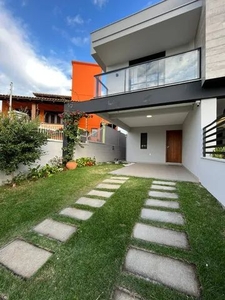 Casa no Campeche com 3 Dormitório sendo 1 Suíte com 131.67 m² Pé na Areia