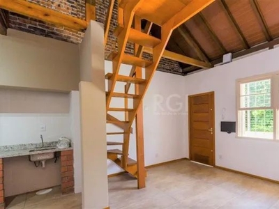 Casa para Venda - 110m², 2 dormitórios, sendo 1 suites, 1 vaga - Petrópolis
