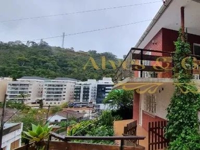 Casa para venda possui 113 metros quadrados com 3 quartos em Parque São Luiz - Teresópolis