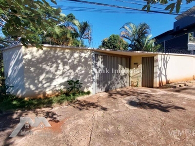 Casa Térrea com 2 Quartos à Venda por R$ 700.000
