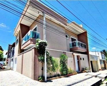 CD 121, Condomínio Ouro Verde, Casa triplex com 03 suítes, 02 vagas de garagem.