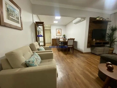 Comprar apartamento com varanda e suíte no Embaré em Santos