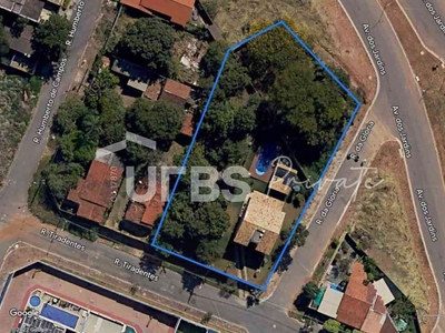 Lote à venda no bairro Jardim Vitória, 2142m²