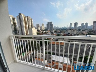 Apartamento à venda por R$ 318.000